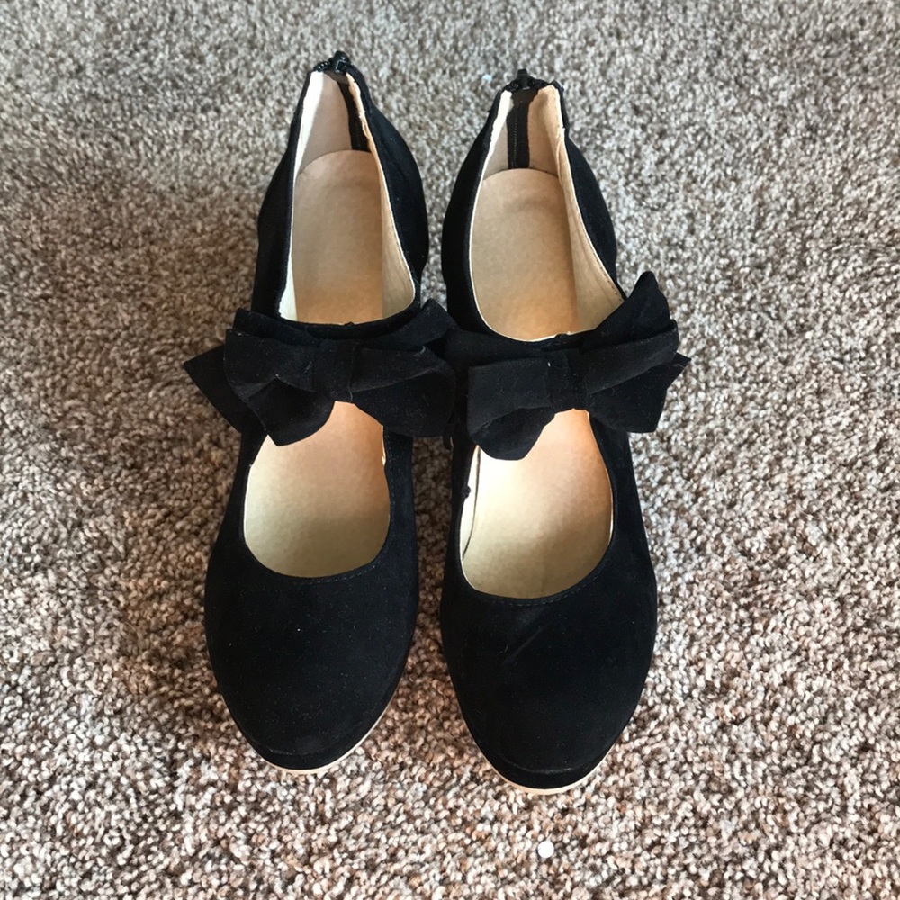 High Heels with Bow Front